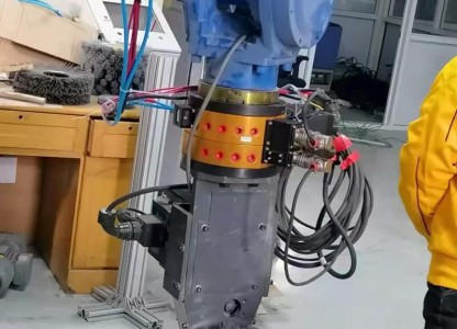 Robot Tool Changer Applied to Wheel Hub Debugging Workstation