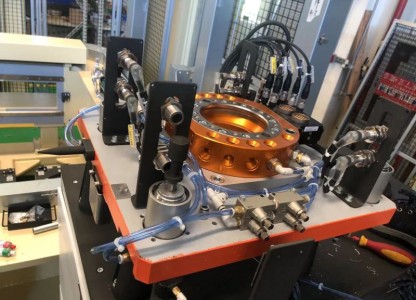 300kg Payload Robotic Tool Changer and Debugging for Automotive Engine Assembly